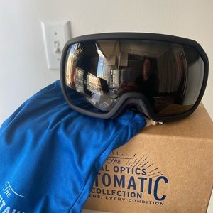 New- Zeal Ski/ boarding Goggles